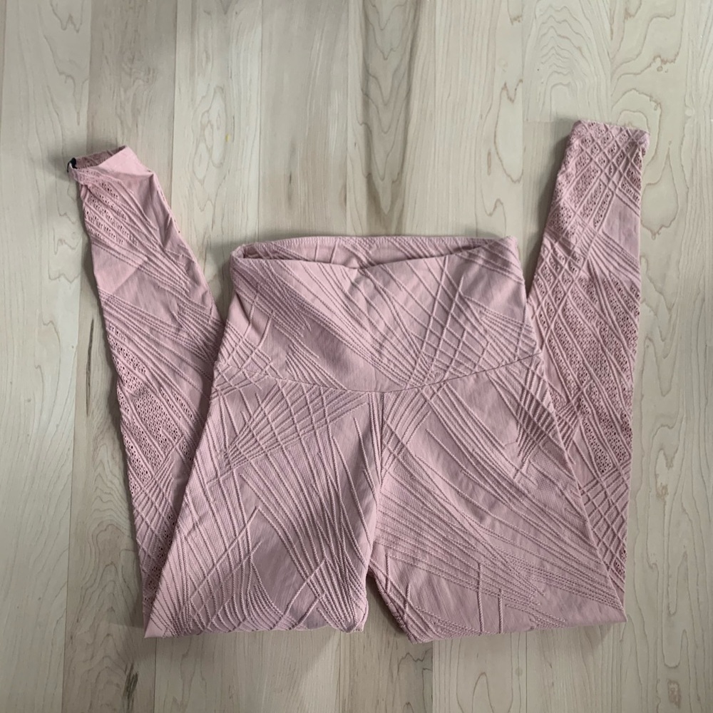 Onzie baby pink leggings size xs